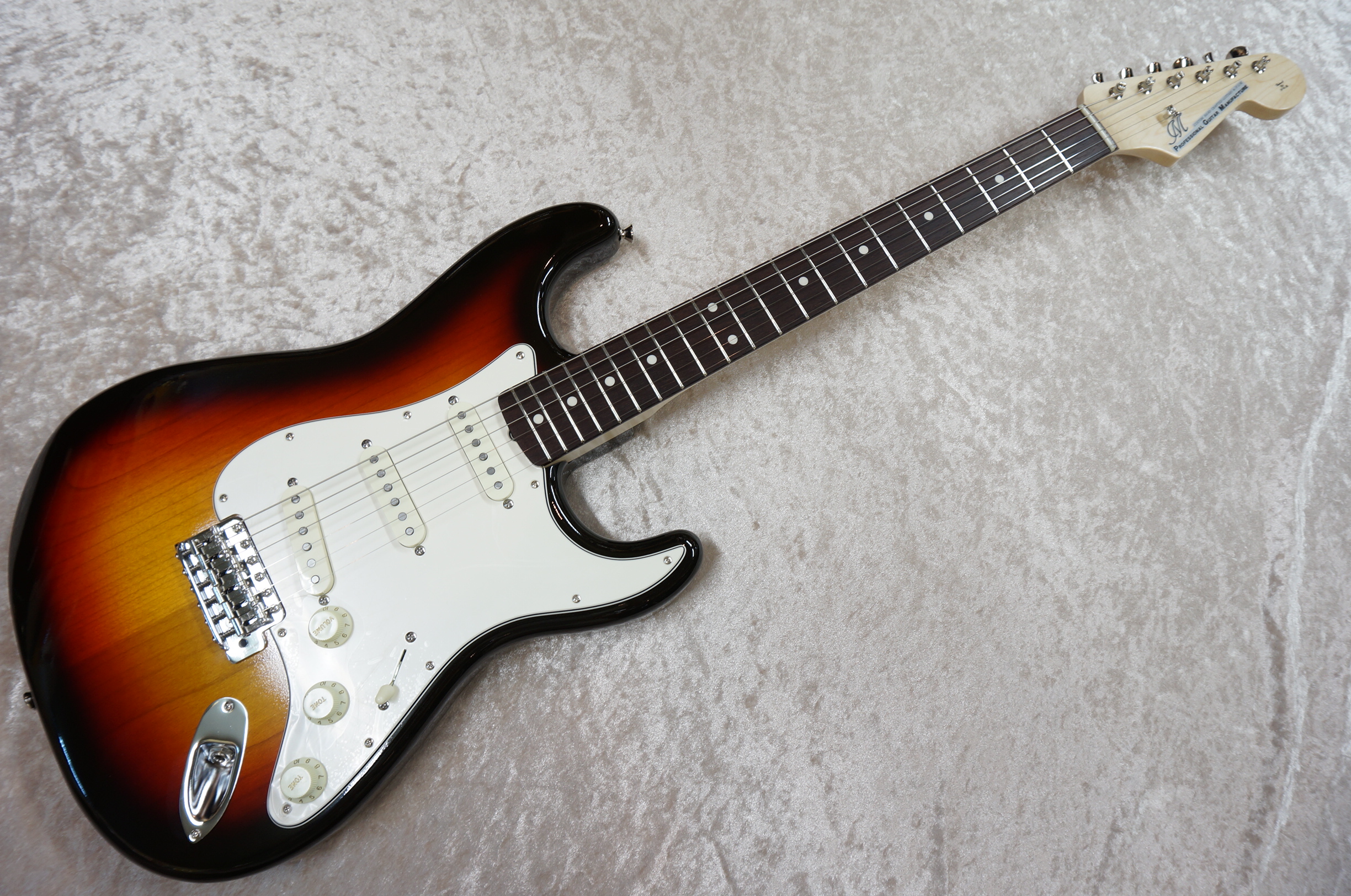 メタリックレッド ストラトキャスター EVHタイプ ノーブランド F社ロゴ